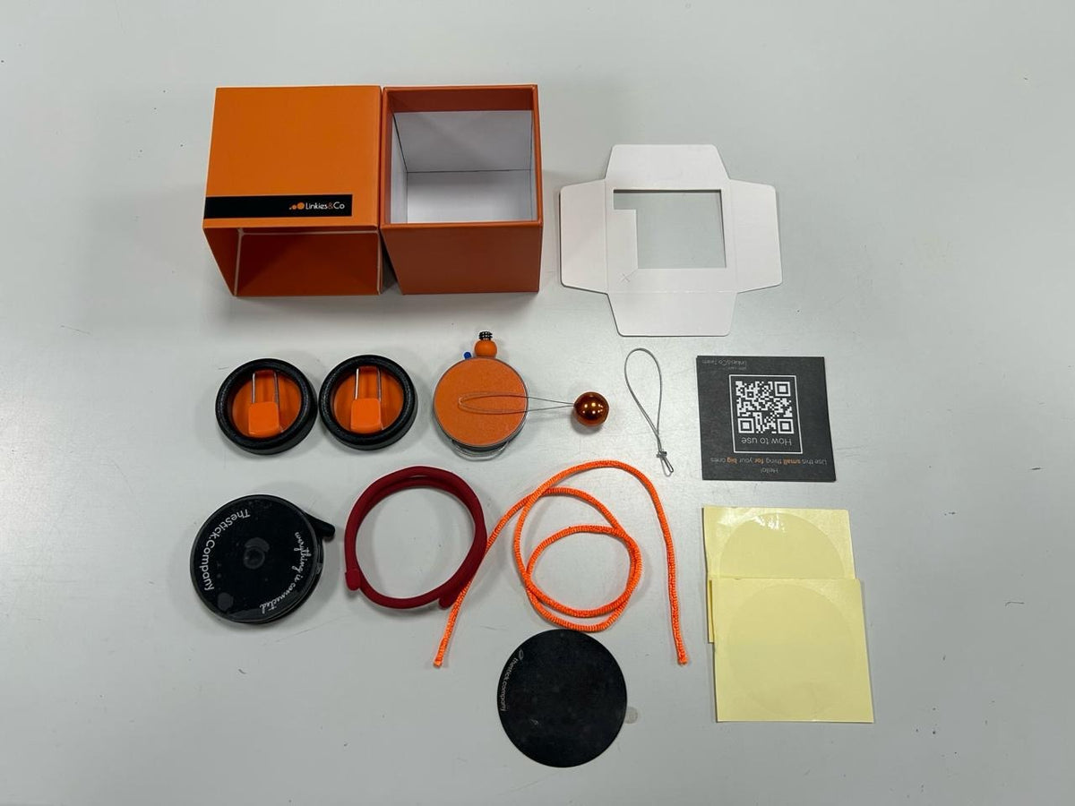LLK+ Linkie's Friends, set contents next to the box